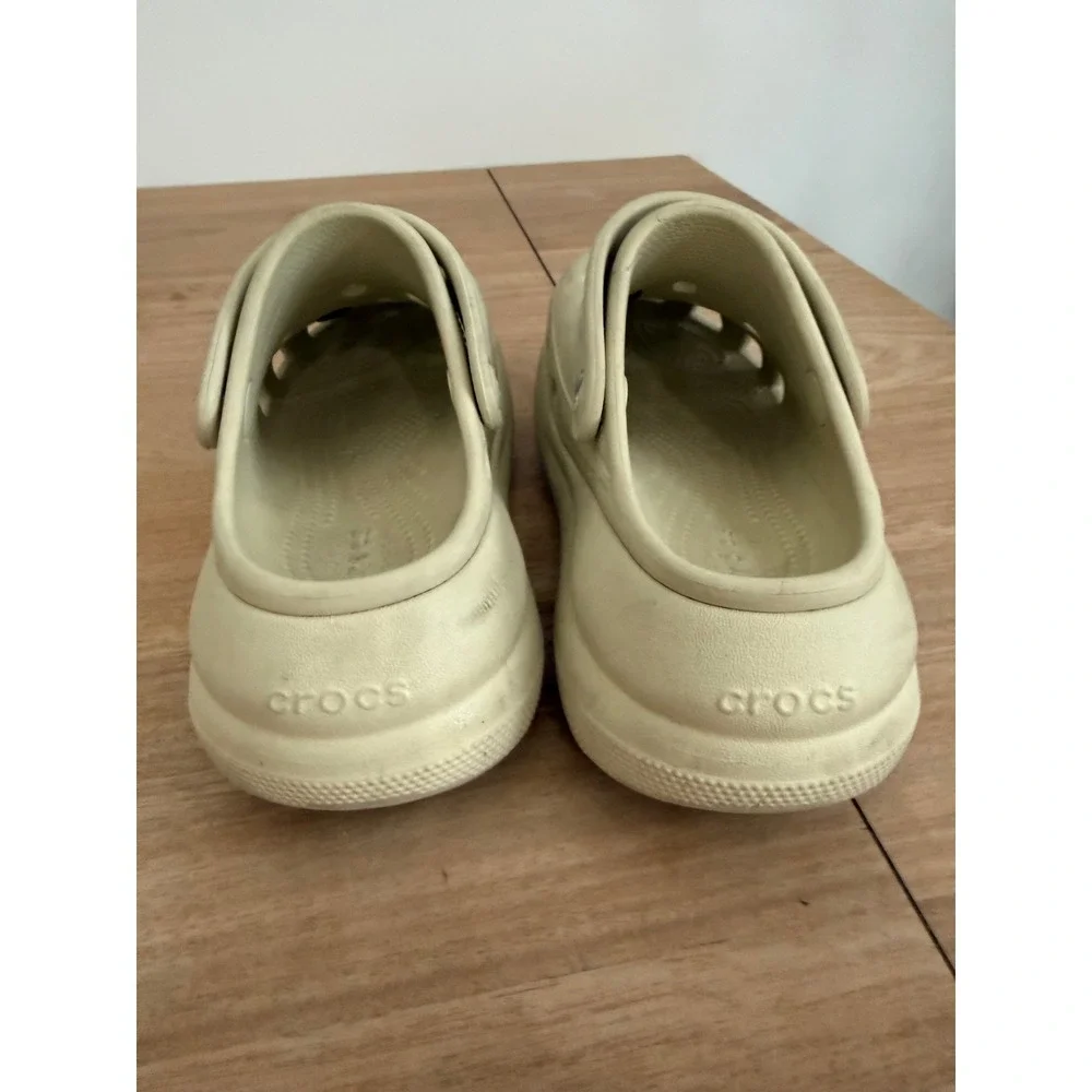 Crocs Classic Crush Clog Platform Bone Beige Kids Boys Girls Size M2 W4